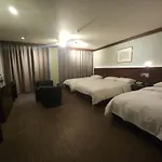 Insadong Crown Hotel